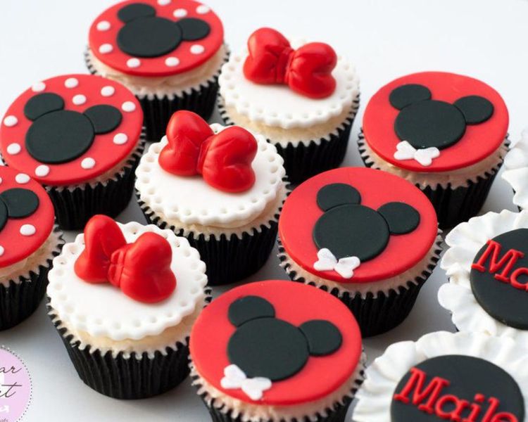 Classic Minnie Mouse Cupcakes