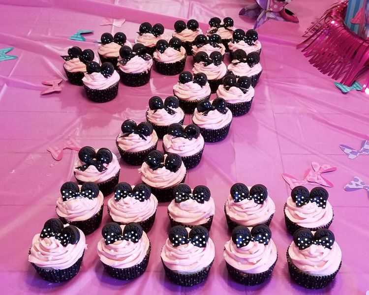 Cupcakes With Minnie Mouse