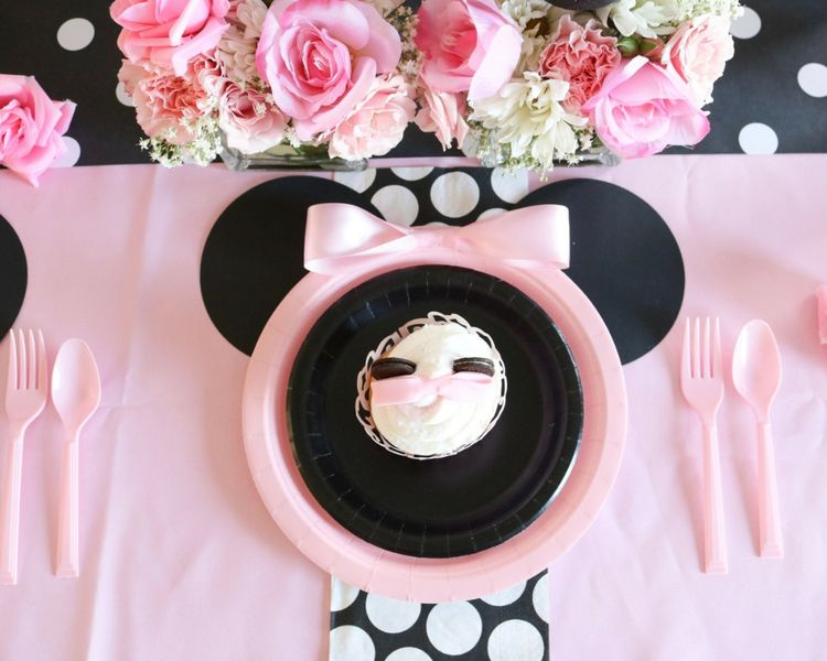 DIY Minnie Mouse Party Plates