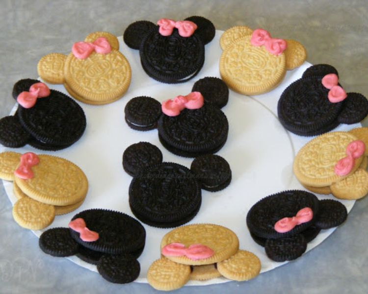 Oreo Cookies With Minnie Mouse