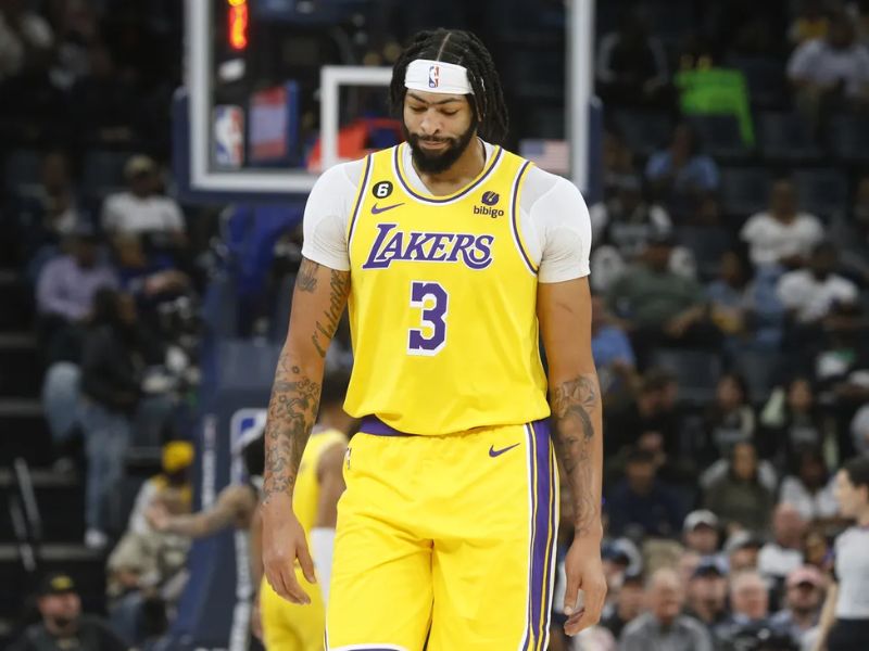 Anthony Davis' Herculean Battle to Resurrect the Lakers' Season