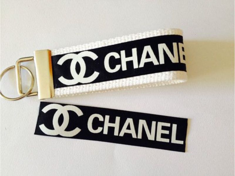Chanel-Inspired Gift For Your Guests - Coco Chanel Party Ideas