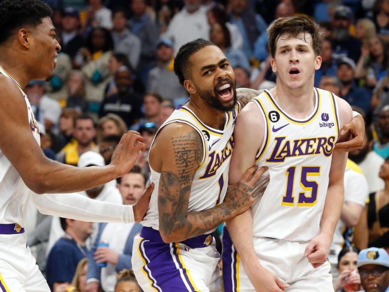 LeBron James Praises Lakers' Superb Supporting Cast in Game 1 Victory