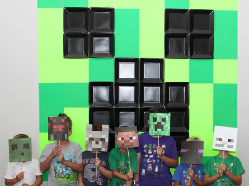 Minecraft Photo Booth - Minecraft Birthday Party Ideas