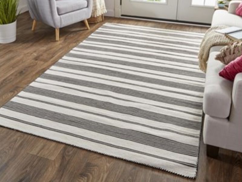 4'x6' Dorm Rug - What Size Rug For Dorm Room