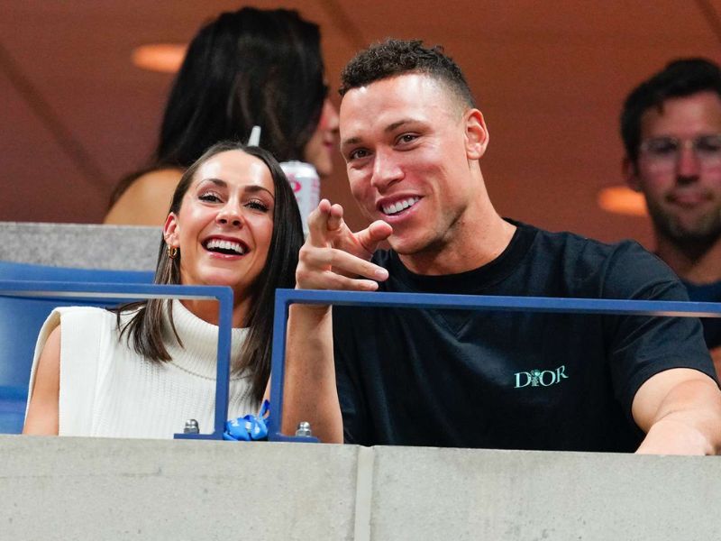 Aaron Judge, wife Samantha Bracksieck hold hands after 62nd home run