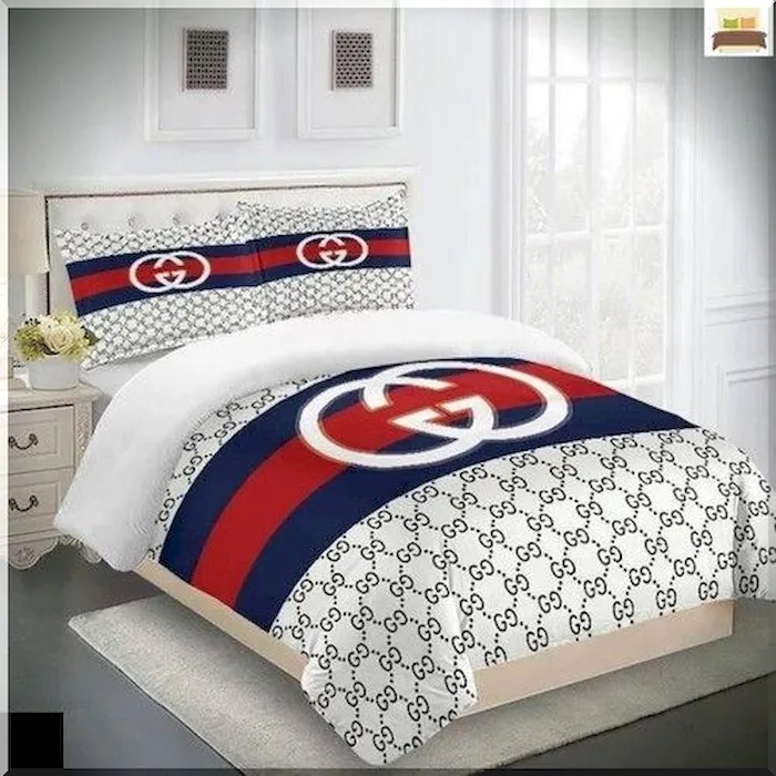 Best Gucci Big Logo In White Monogram Background Bedroom Set