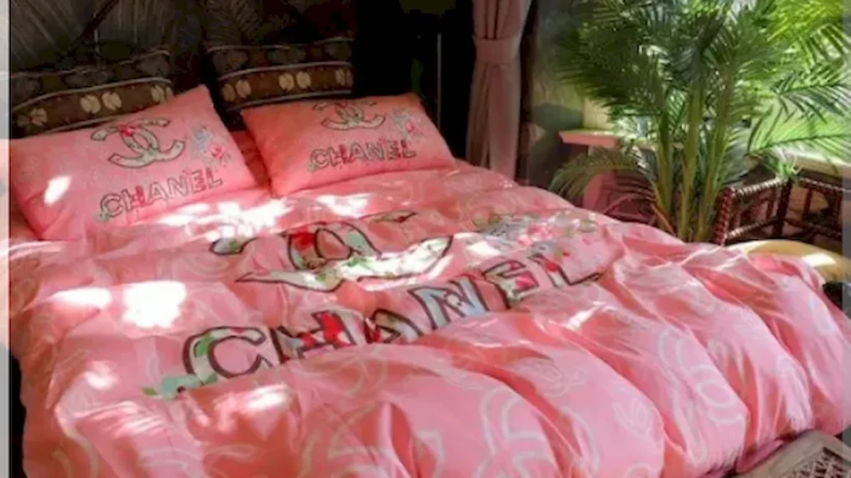 Chanel Cute Pink Floral Bedding Set
