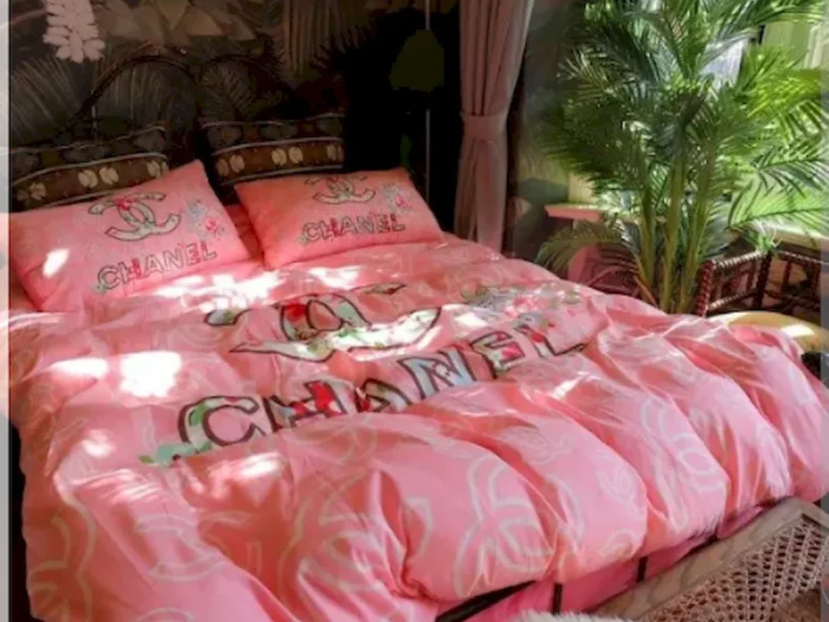Chanel Cute Pink Floral Bedding Set - Peto Rugs