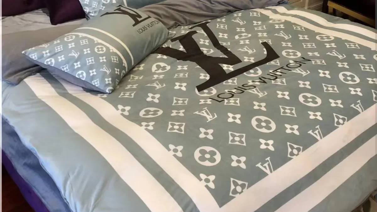 louis vuitton bed comforter set