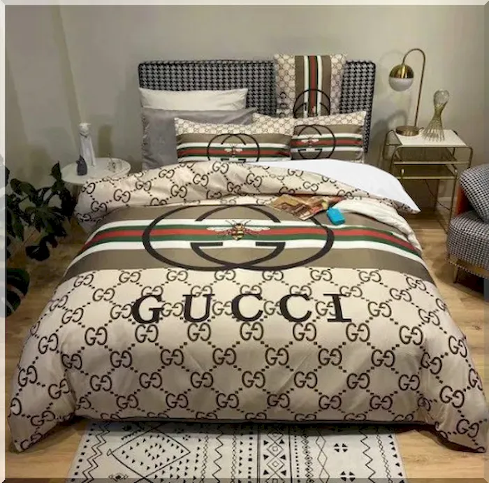 Gucci Bee Big Logo In Monogram Background With Stripe Bed Set