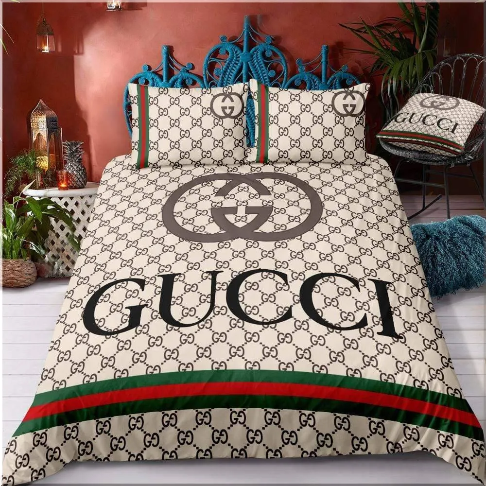 Gucci Logo In Monogram Background With Signature Bed Set