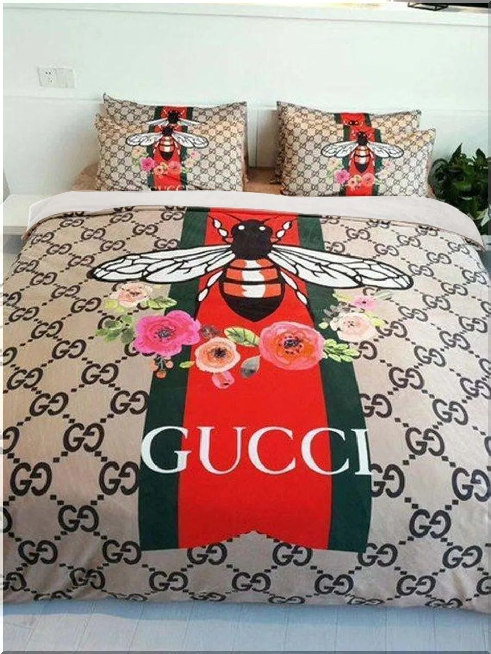 Luxury Gucci Floral Bee Monogram Bed Set