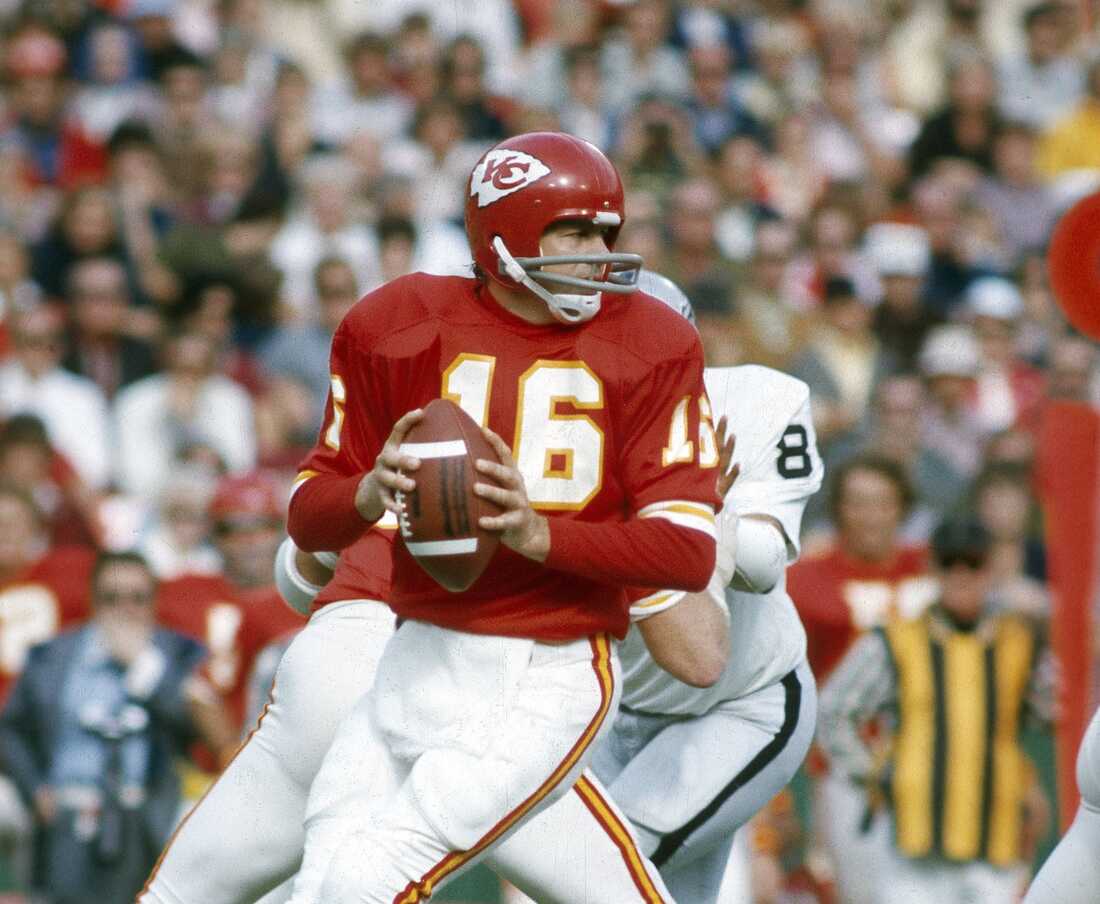 Top 5 Greatest Kansas City Chiefs Players in Super Bowl History